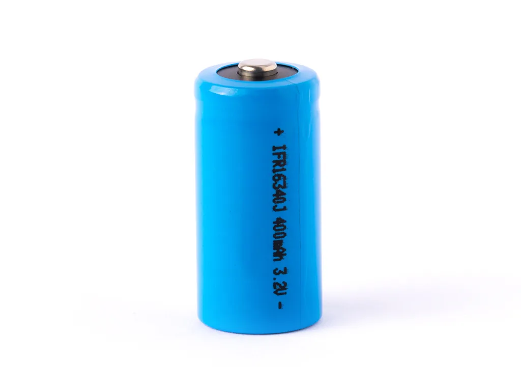 IFR 16340 - 400mAh 3.2V LiFePo4 Batterie (Taste oben) ungeschützt – Detailansicht 3 IFR 16340 - 400mAh 3.2V LiFePo4 Batterie (Taste oben) ungeschützt – Detailansicht 3